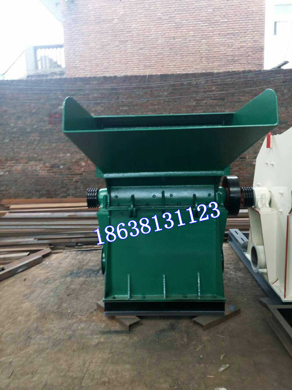 樹(shù)枝粉碎機(jī)